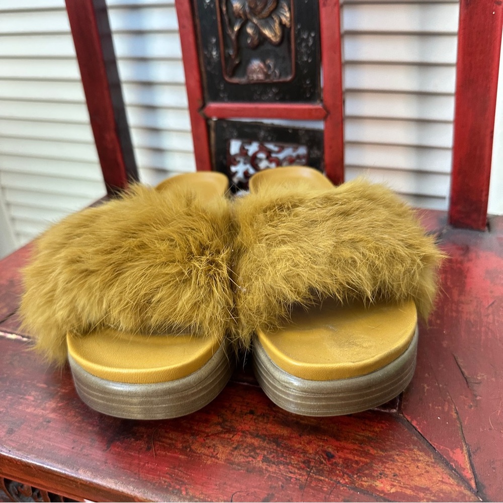 Donald J. Pliner Women's gold  Furfi Slide Sandals 7.5 M - Picture 5 of 7